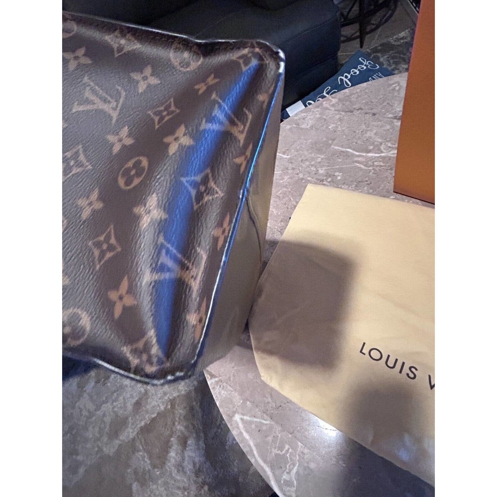 Louis Vuitton Handbag OnThe Go GM Tote Authentic - Picture 12 of 16